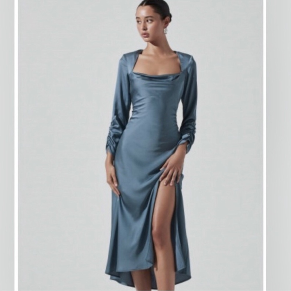 ASTR the‎ label GRACIE LONG SLEEVE CUTOUT SATIN MIDI DRESS size medium brand new